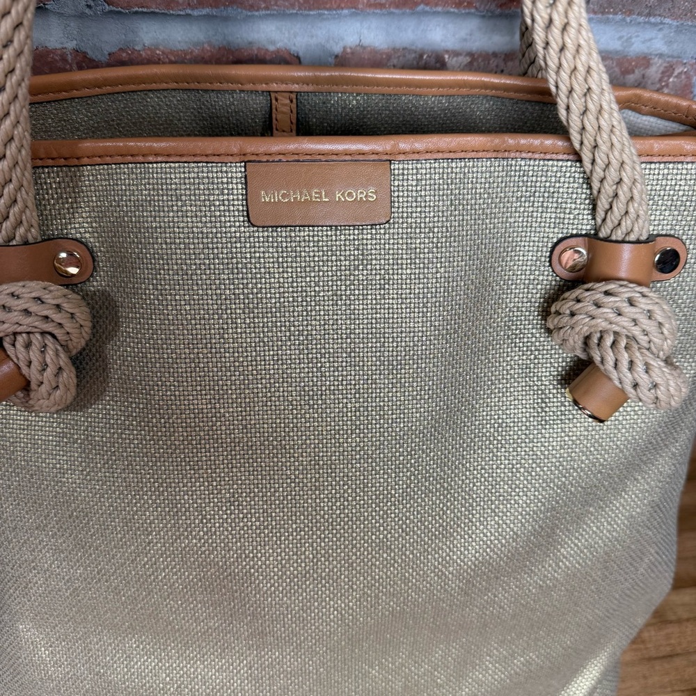 Michael Kors Maritime Large Beach Tote - Picture 3 of 10